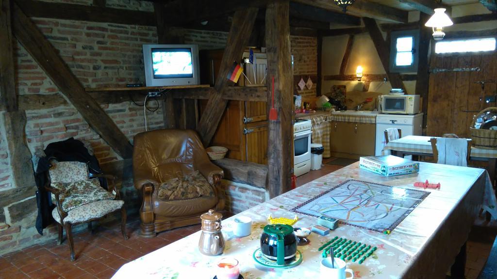 Вилла Ferme De Montalibord Vescours Экстерьер фото